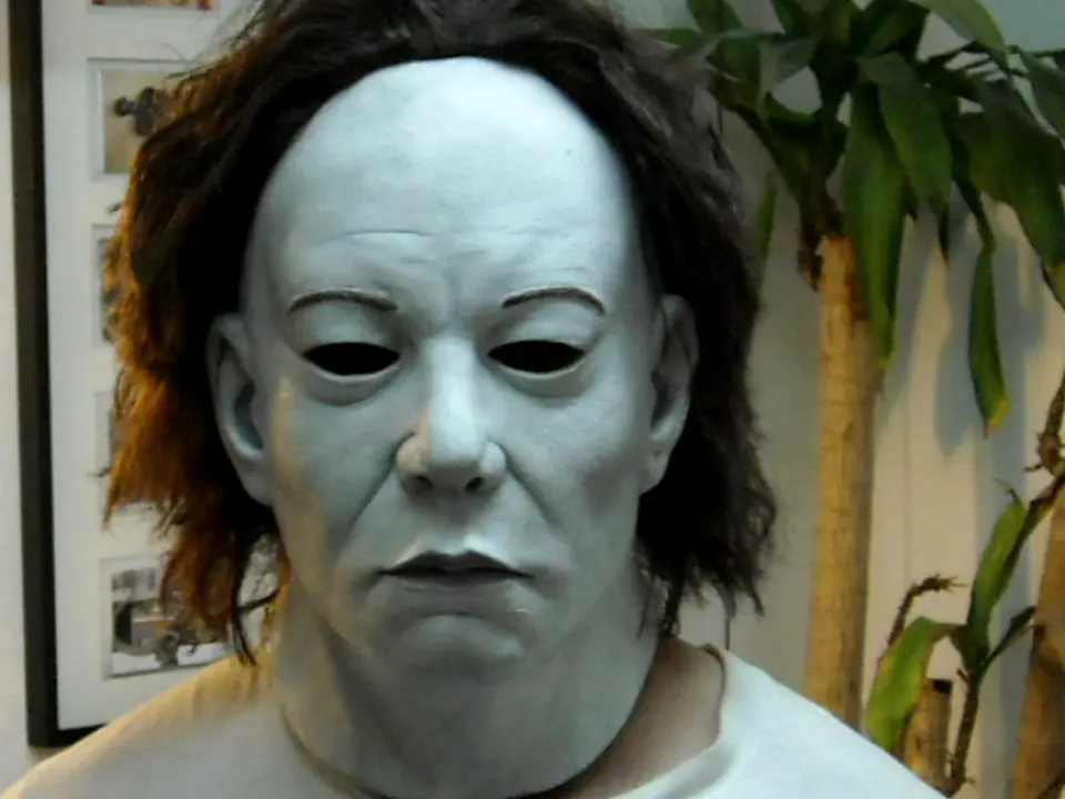 Michael Criers, creature & mask fabrication by Main Character Creations (photo 11)