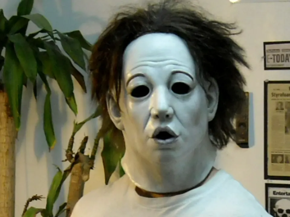 Michael Criers, creature & mask fabrication by Main Character Creations (photo 14)