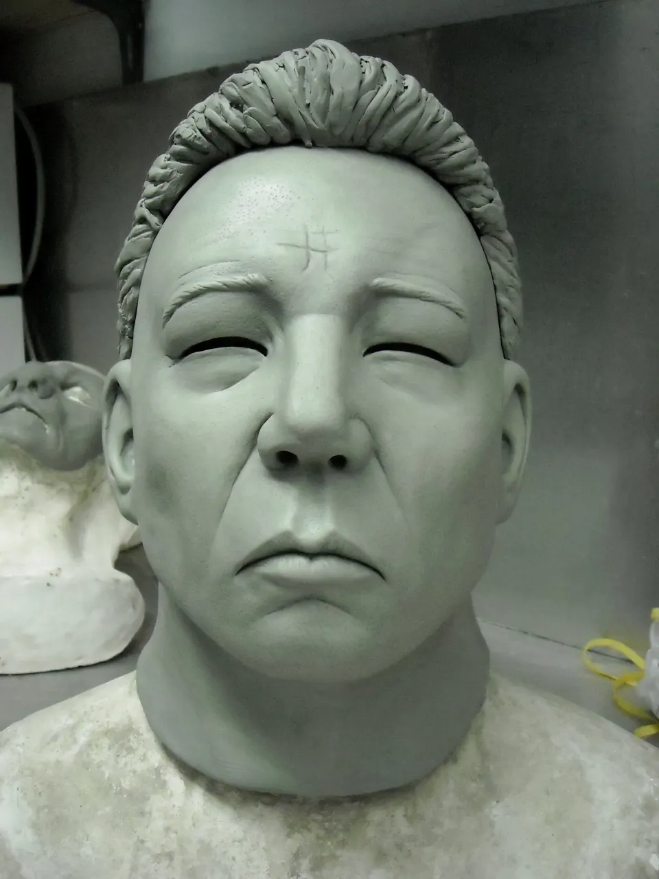 Michael Criers, creature & mask fabrication by Main Character Creations (photo 2)