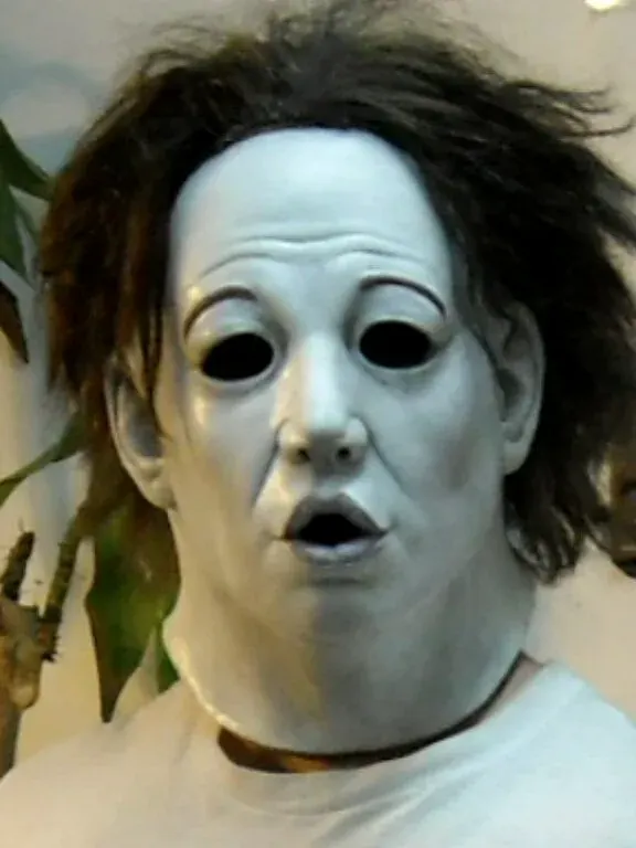 Michael Criers, creature & mask fabrication by Main Character Creations (photo 5)