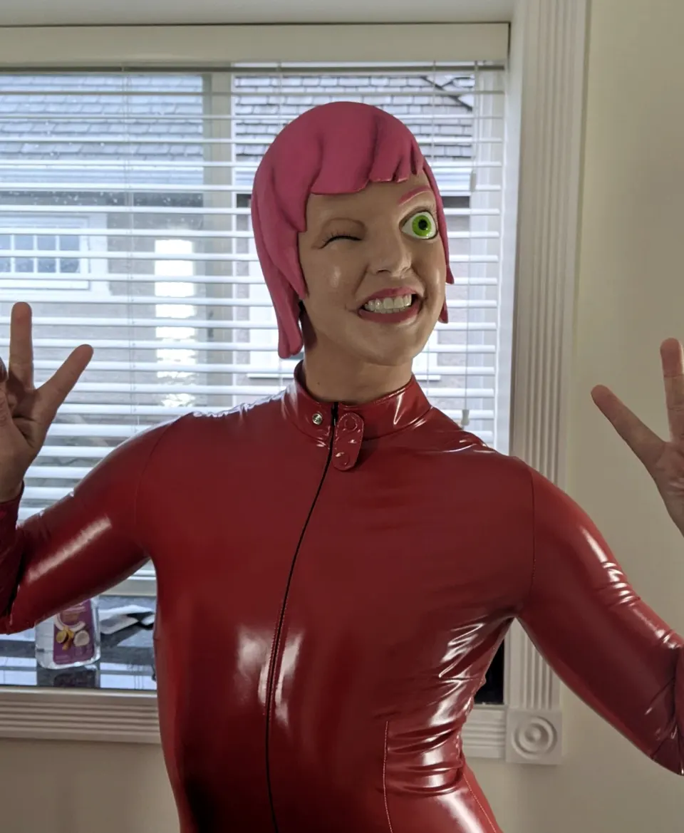 MVM, creature & mask fabrication by Main Character Creations (photo 2)